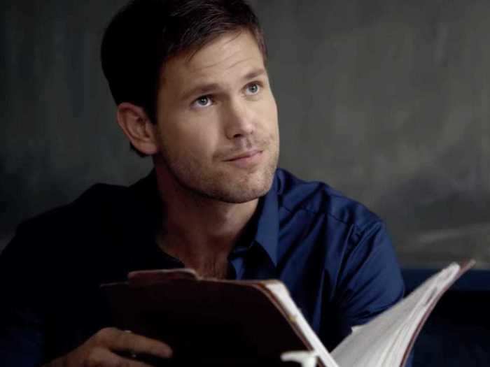 Alaric Saltzman, played by Matthew Davis, was introduced on season one as a history teacher at Mystic Fall High School.