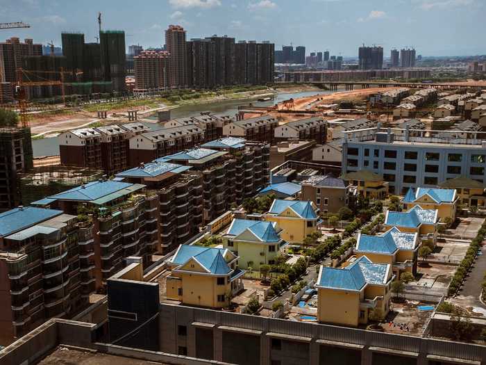 In 2013, 25 luxury houses were built illegally on top of a local shopping mall in Hengyang, Hunan province.