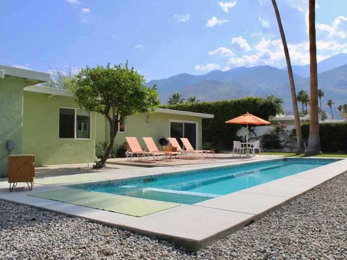 A midcentury desert home on Airbnb - Palm Springs, California