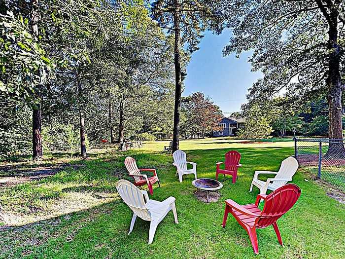 A wooded retreat with fire pit - Sandwich, Massachusetts