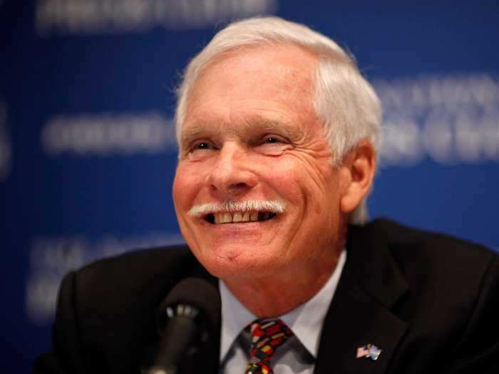 Ted Turner plans to leave all his earnings to an environmental charity and the United Nations Foundation.