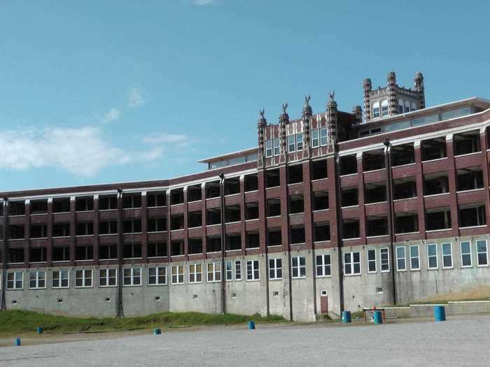 KENTUCKY: Reports of paranormal activity at Waverly Hills Sanatorium in Louisville inspired a horror movie.