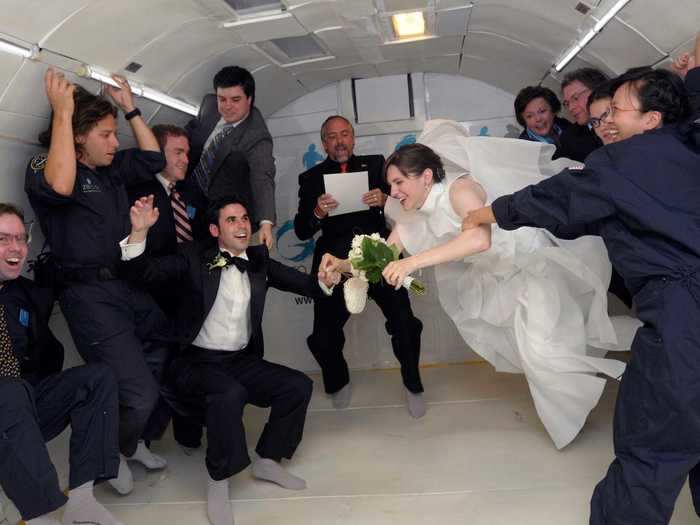 In June 2009, Noah Fulmor and Erin Finnegan exchanged vows aboard a specially-equipped Boeing 727 plane known as G-Force One.