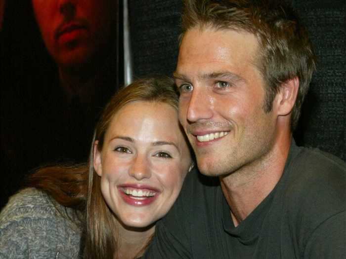 Jennifer Garner and Michael Vartan continued their on-screen romance on "Alias" after their breakup.