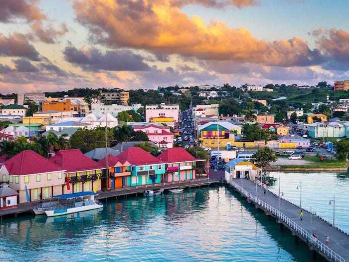 International visitors are welcome to hop between the islands of Antigua and Barbuda.