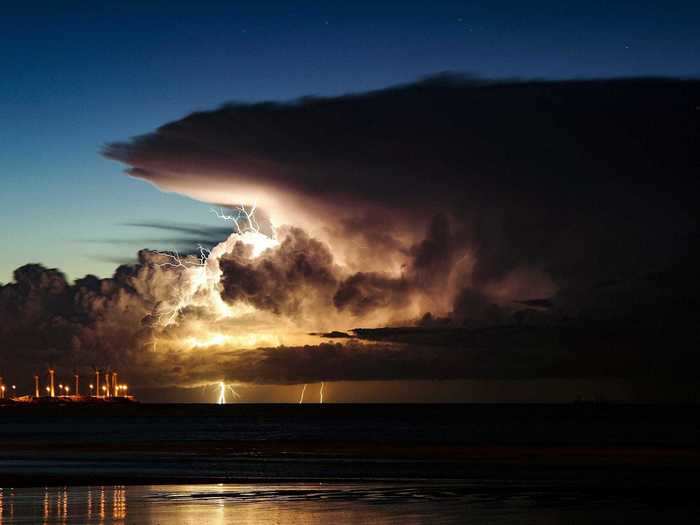 "Lightning and wind" by Olivier Vandeginste