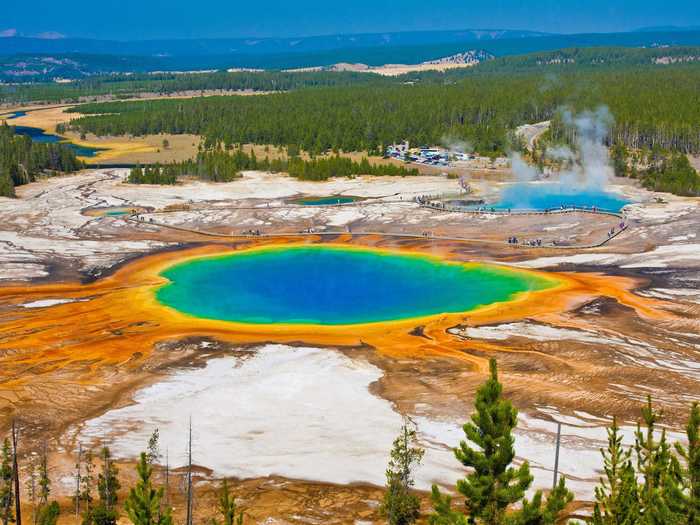 This national park contains the largest hot spring in the US. Do you know it?