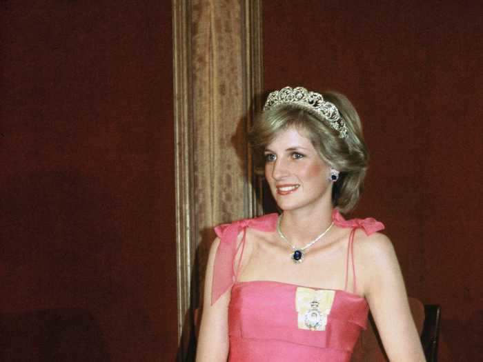 Princess Diana paired elegant jewels with vibrant colors.