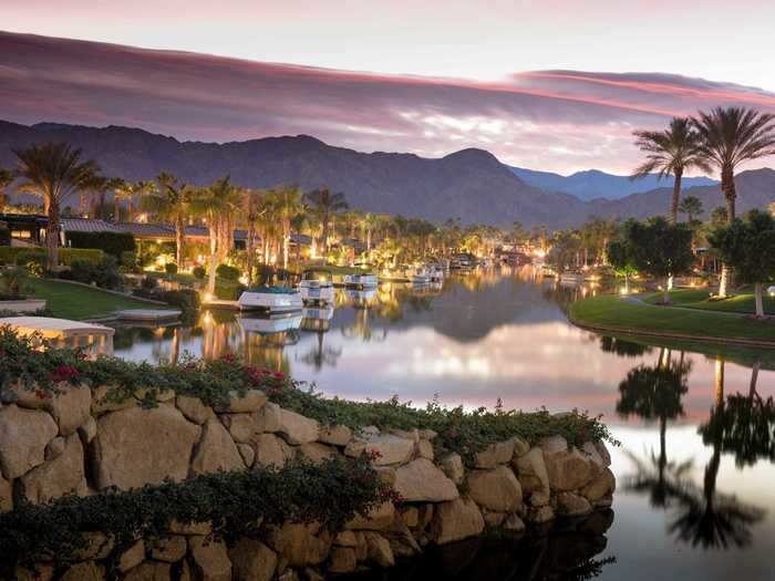 California: Motorcoach Country Club