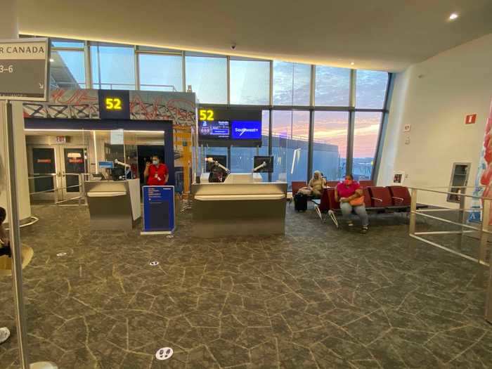 All gates in the terminal also had the standard partitions installed by the airport.