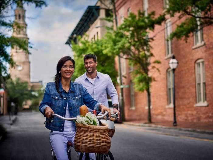 Guests can check out bicycles to cruise around Charleston or take a ride around the historic neighborhood in a horse-drawn carriage.