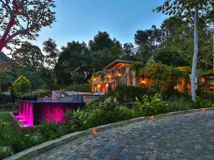 She also has a home in Bel Air, Los Angeles, which she bought for $28 million in 2016, according to Curbed.