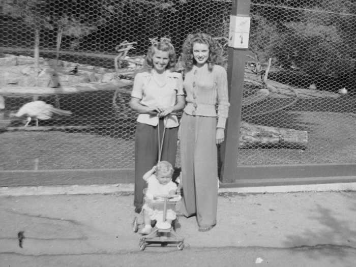 Aunt Ana exposed both Norma Jeane and her mother to the Christian Science faith. Her mother, however, soon left, saying she wanted to live with her Aunt Dora in Oregon.