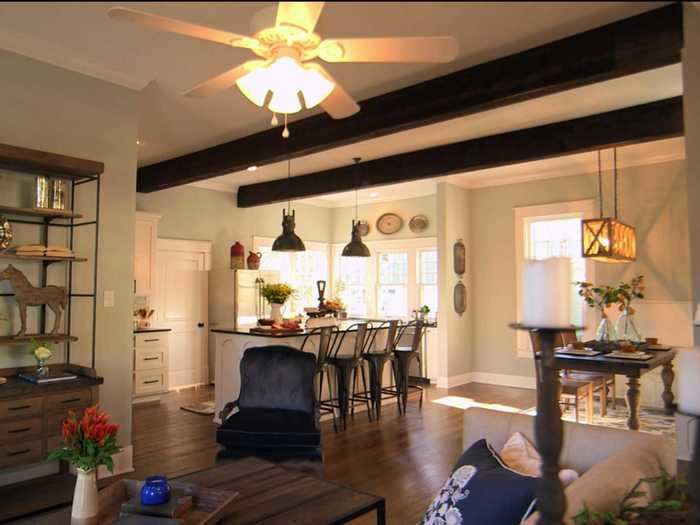 The Gaineses kept the exposed beams from the ceiling.