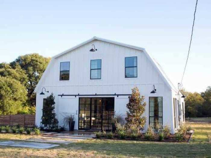 The "Fixer Upper" crew turned it into this modern barn farmhouse.