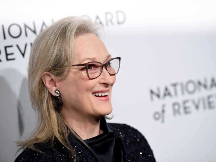 Meryl Streep knits