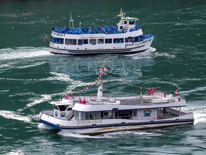 This photo of a Canadian and American tourist boat at Niagara Falls went viral for showing how the countries are responding to the pandemic differently. The American boat is packed, while the Canadian one has a handful of guests.