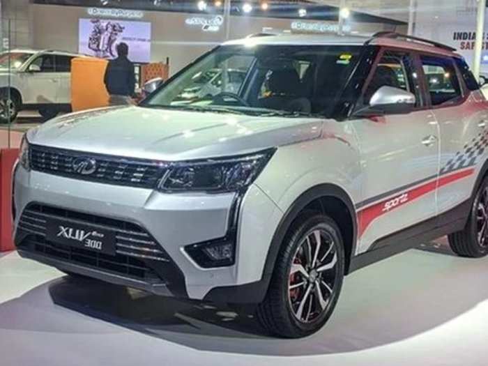 ​Mahindra XUV300 Sportz