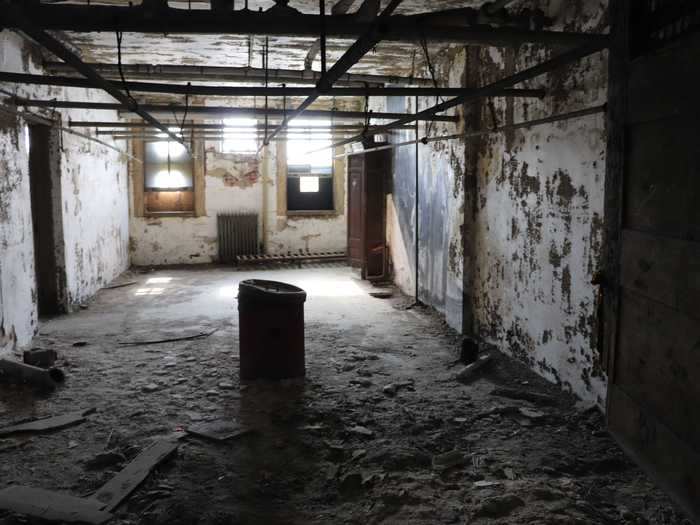 The hallways lead to rooms that are completely crumbling.