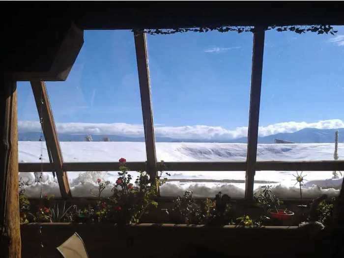 You could also opt for the Taos Earthship Studio 2, which lets guests enjoy breathtaking mountain views.