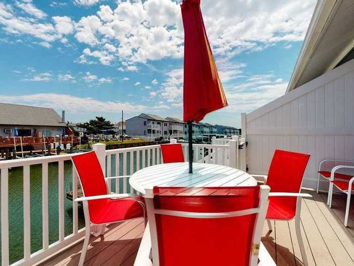 Family-friendly seaside condo w/ dock, $128