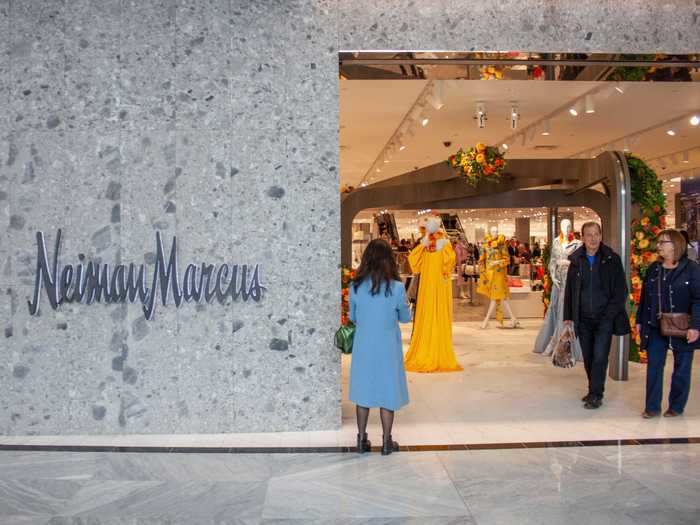 Neiman Marcus: 21 stores