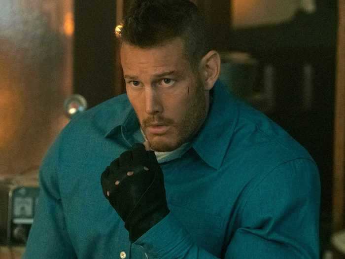 Luther Hargreeves (Tom Hopper) became an underground fighter under the alias King Kong.