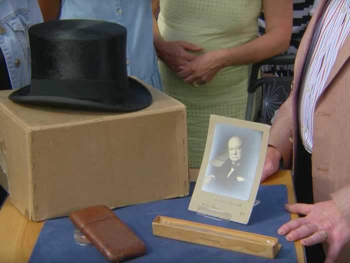 A man found items that once belonged to former Prime Minister Winston Churchill in a garbage dump. They turned out to be worth over $13,000.