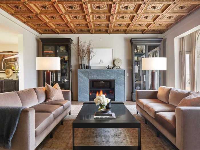 Tolia told WSJ that the original coffered ceiling in the living room was one of the details that made him buy the house.