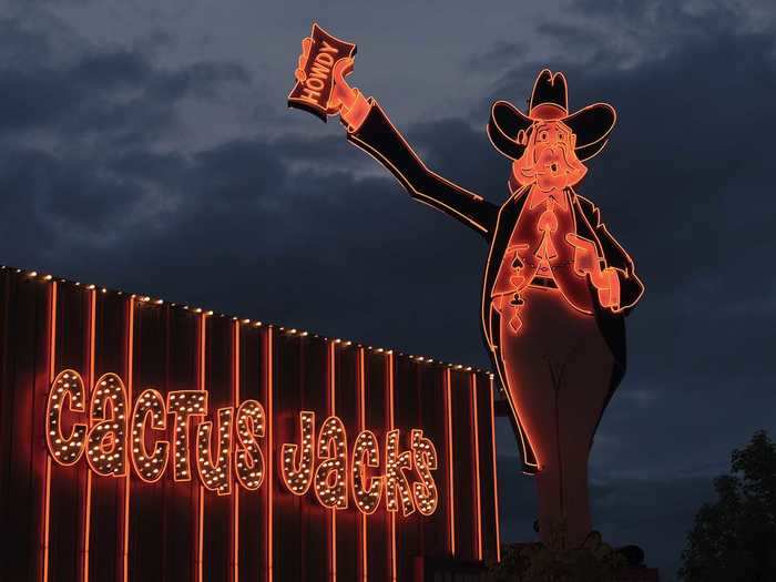 Over the next two and half years, Barnes traveled to 38 US states and five Canadian provinces, taking over 50,000 images of neon signs.