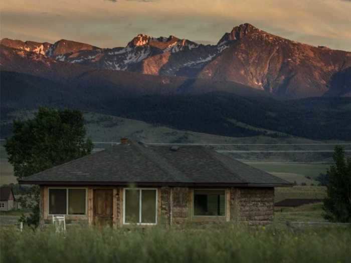 Romantic cabin in Livingston, Montana, $299