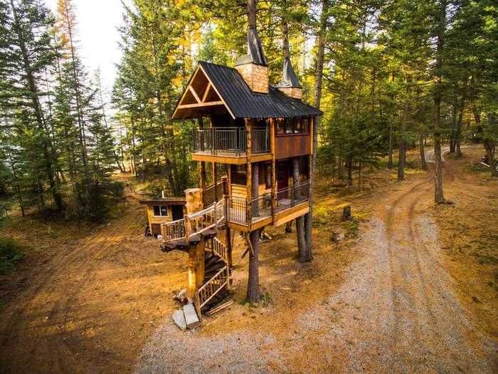 Secluded tree house retreat in Whitefish, Montana, $399
