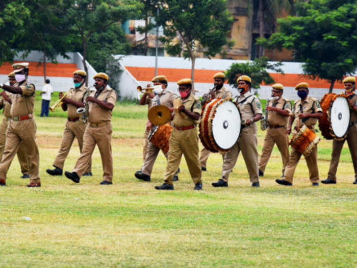 The performances of military bands will be recorded and played on large screen and digital media during the event.