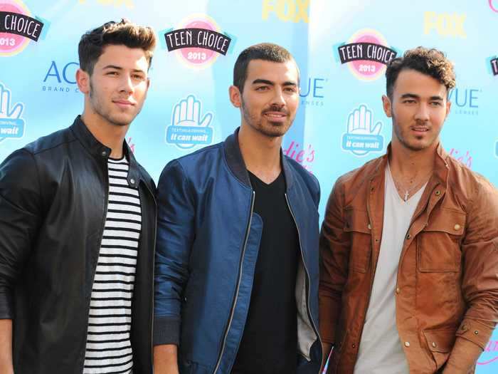 Fans were distraught when Joe shaved off most of his hair in June 2013. It grew back a bit by the time the Teen Choice Awards took place two months later.