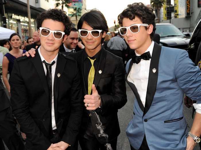  White-framed glasses were necessary for the premiere of their 3-D movie, "Jonas Brothers: 3-D Concert Experience" in 2009. 