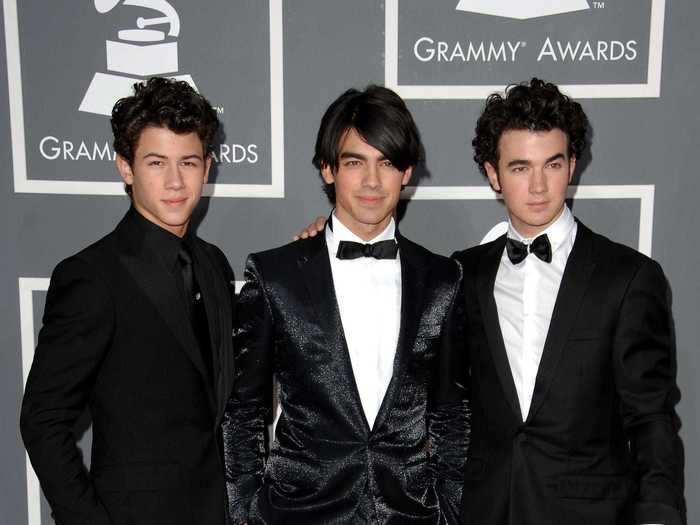 At the 2009 Grammys, Nick wore Burberry while his older siblings wore Versace and bow ties.