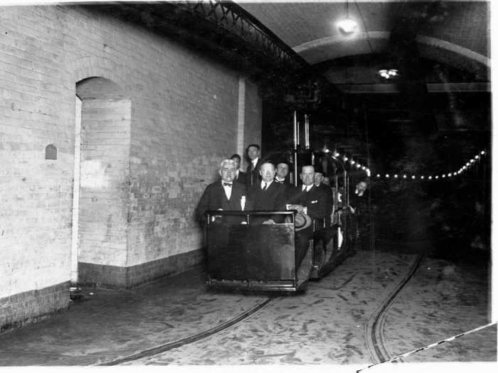 A subway system was added beneath the Capitol in 1909.