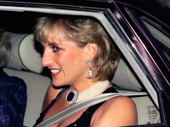 Princess Diana wore the earrings to a gala at Bridgewater House in 1995.