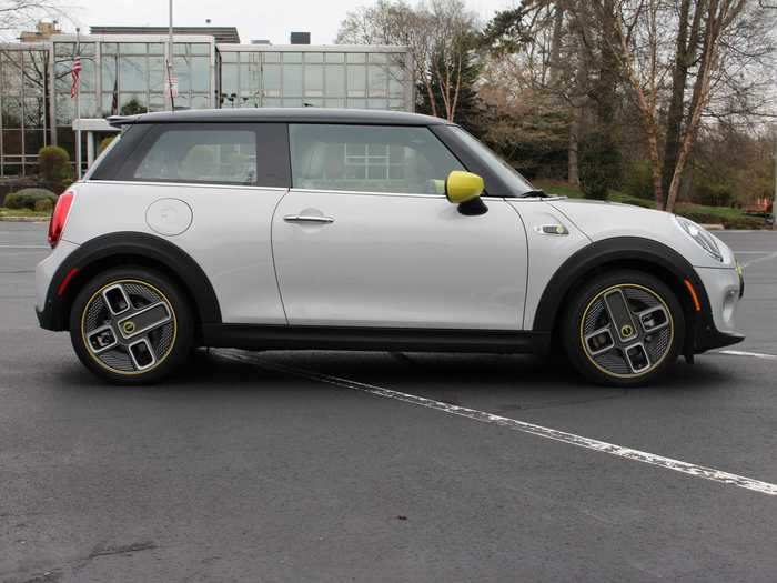 Now, because this MINI has gone electric, the trim elements are a flashy neon yellow. Some might not care for the choice, but it does continue MINI