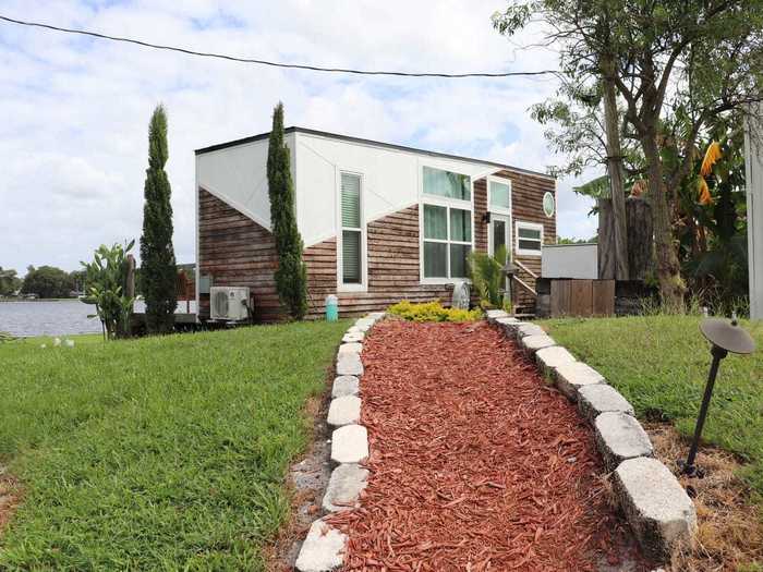 I stayed in the Venice, a 350-square-foot tiny house that cost $97 per night.