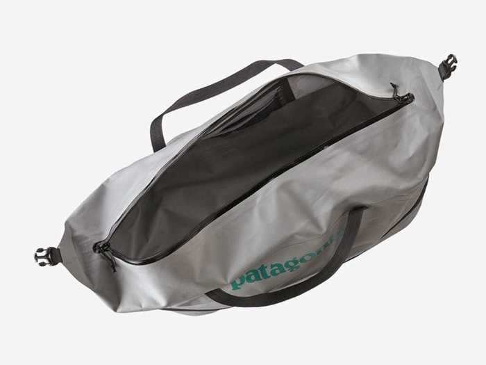 Water-resistant duffel bags