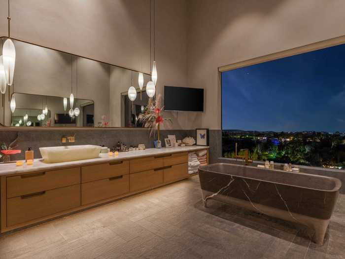 At night, the tub offers sparkling views of Los Angeles.