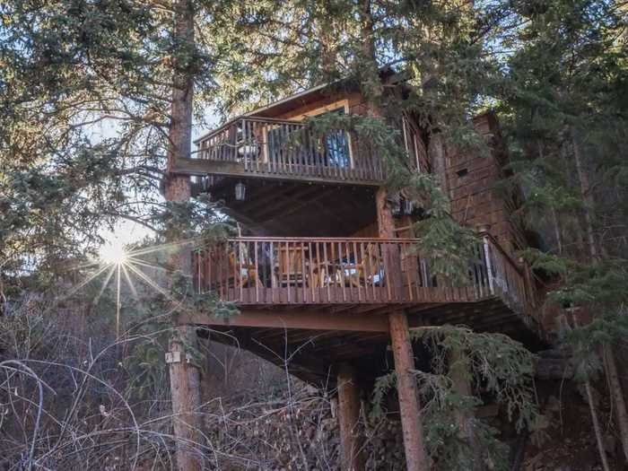 A multi-level tree house with hot tub in Carbondale, $295