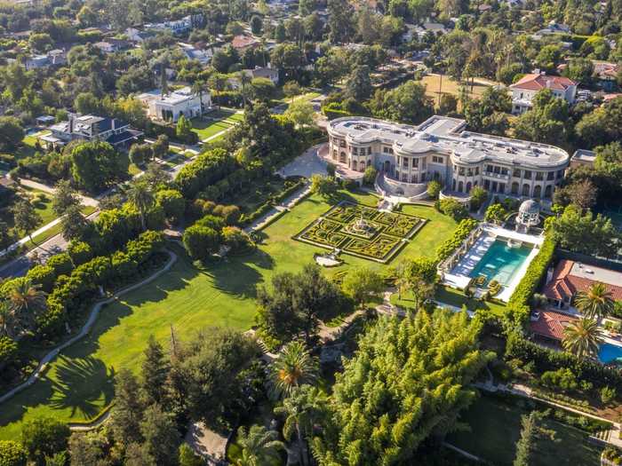 A palatial estate designed by award-winning architect Richard Landry has the hit the market for $39.8 million in Pasadena, California, making it the city