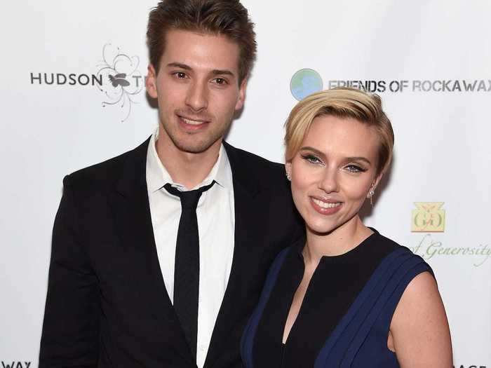 Scarlett Johansson has a twin brother named Hunter Johansson, who