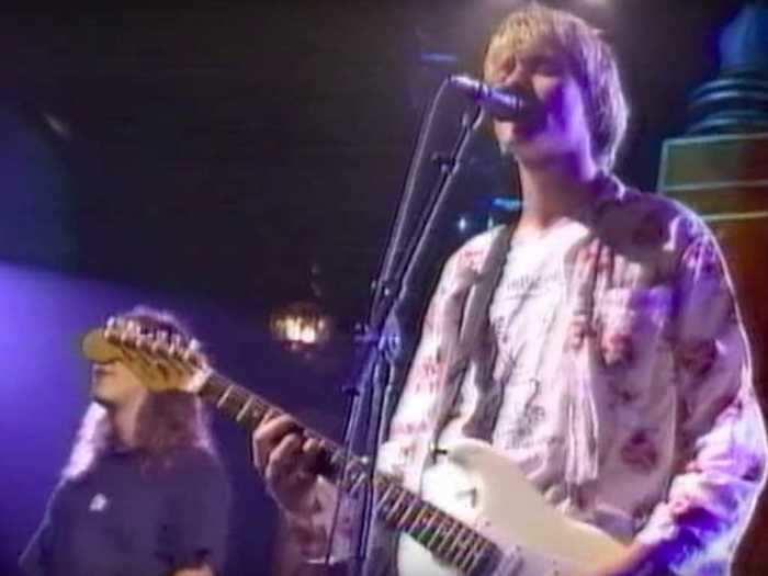 18. Nirvana starts singing a song MTV forbade before singing "Lithium" and taunting Guns N