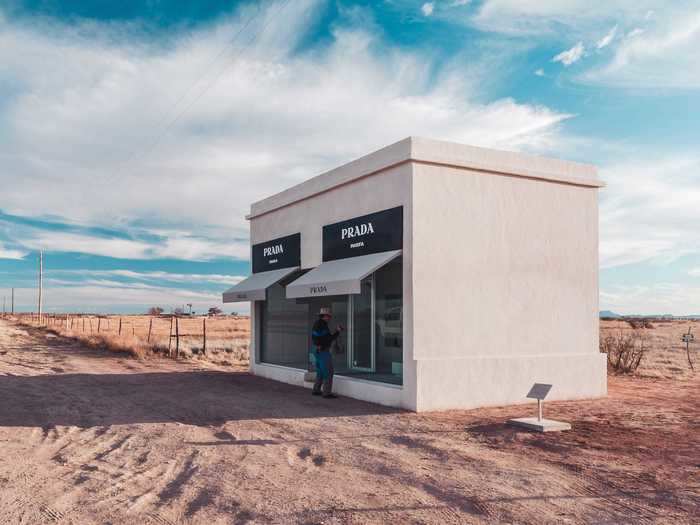 On October 1, 2005, Prada Marfa officially opened, but the artists had no intention of maintaining it and knew it would eventually decay.