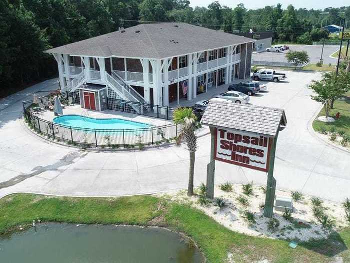 2. Topsail Shores Inn