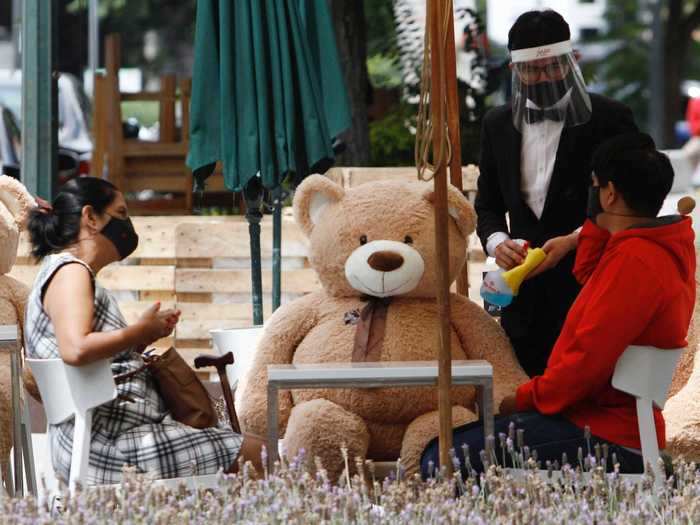 A restaurant in Mexico City used gigantic teddy bears to help patrons maintain social distancing regulations.