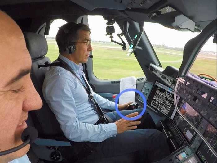 With new technology – which integrates with onboard cameras – an Airbus A350-1000 XWB passenger jet was able to recognize taxiways and runways to perform successful take-off, landing, and taxi maneuvers without the pilot touching the controls.